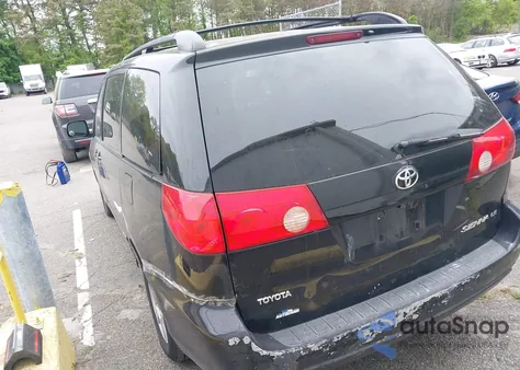 2010 Toyota Sienna Le z USA, uszkodzony, nr VIN 5TDKK4CCXAS306217